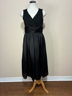 Badgely Mischka Black V-Neck Sleeveless Midi Dress